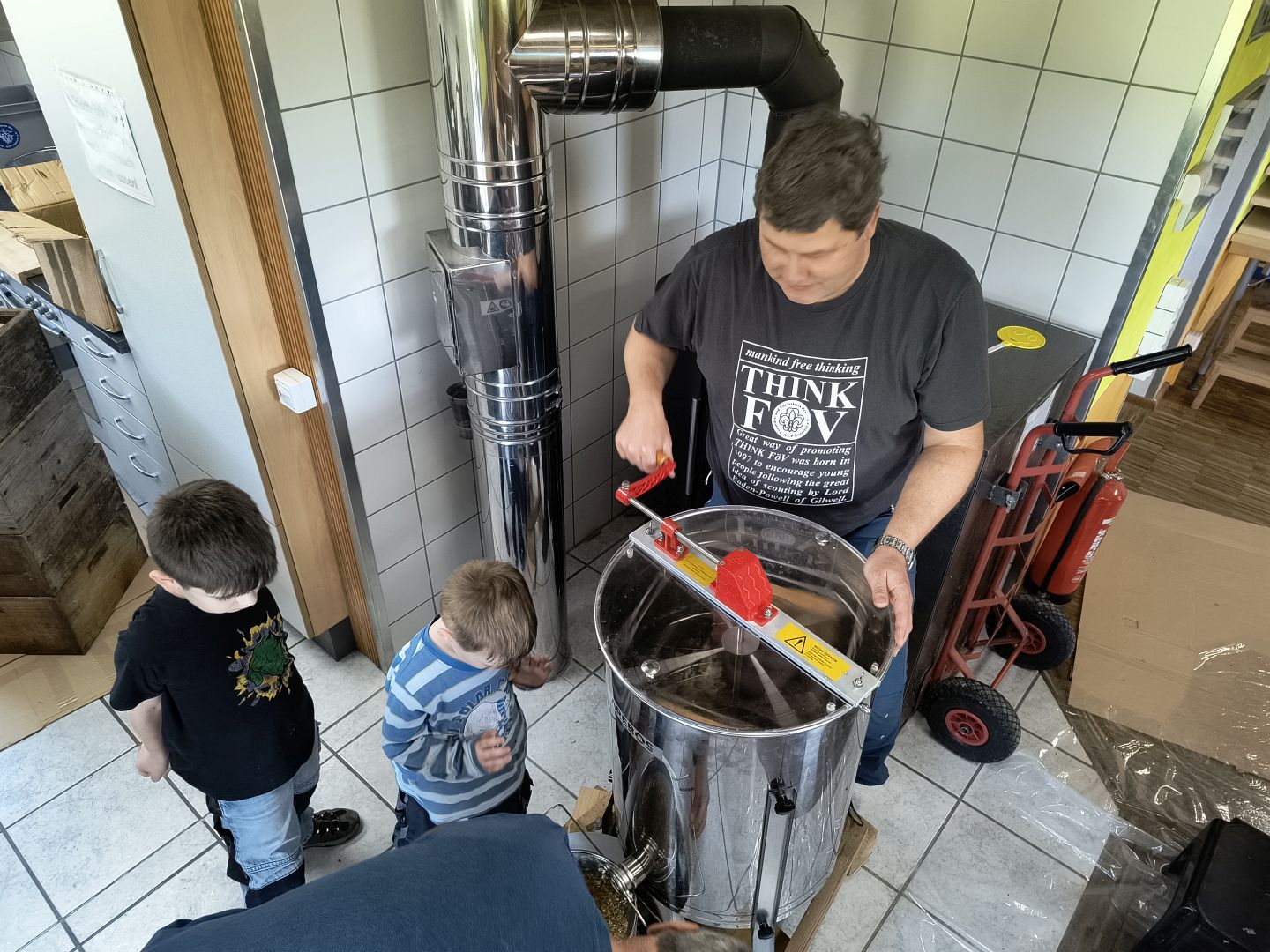 2025_08_24_Honig_schleudern_001